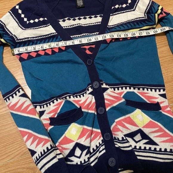 Nollie Women's XS Long Button Cardigan Sweater - Picture 9 of 10